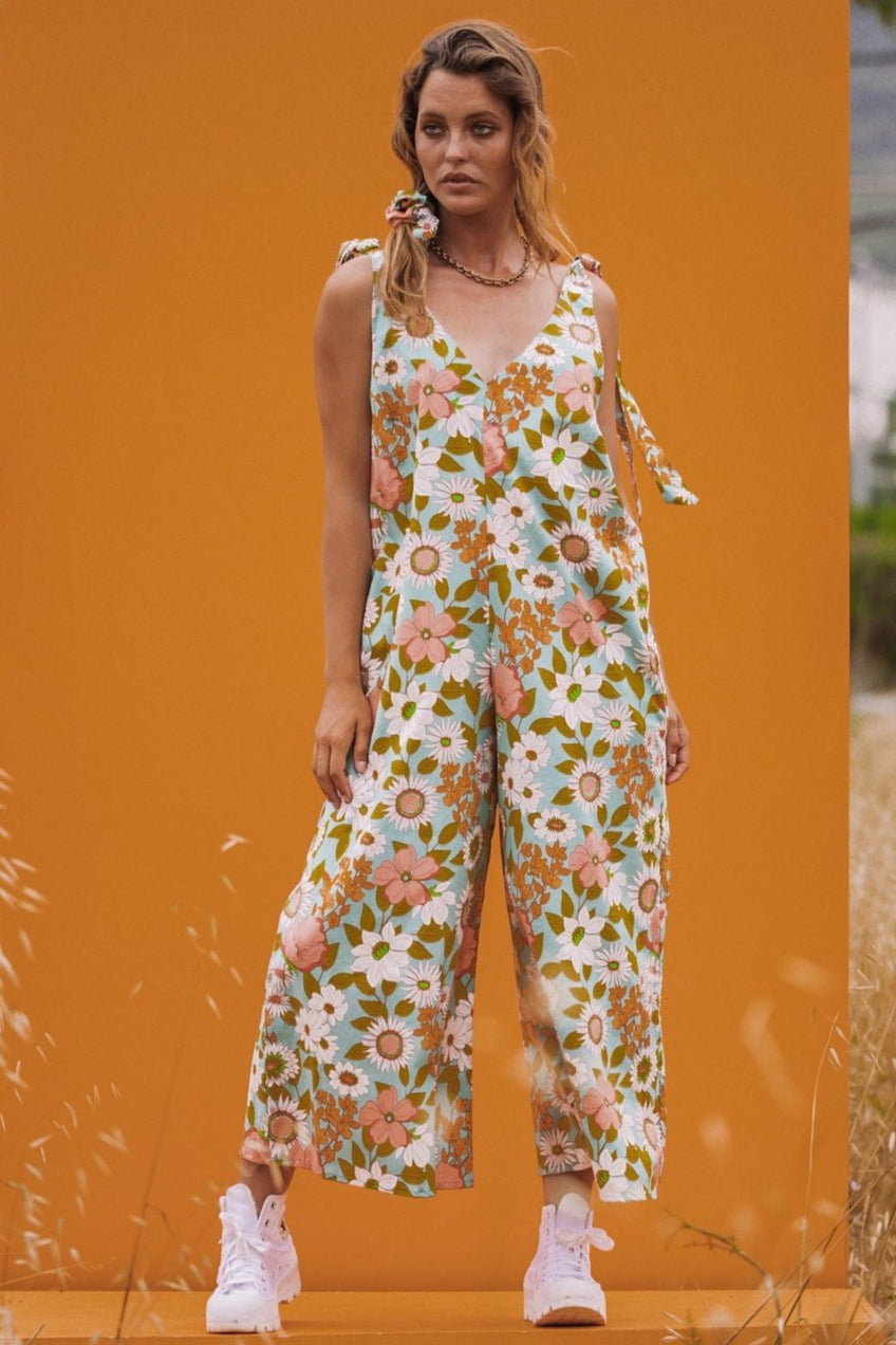 KIRI Linen 60s Bright Floral Jumpsuit – OOTO CLOTHING