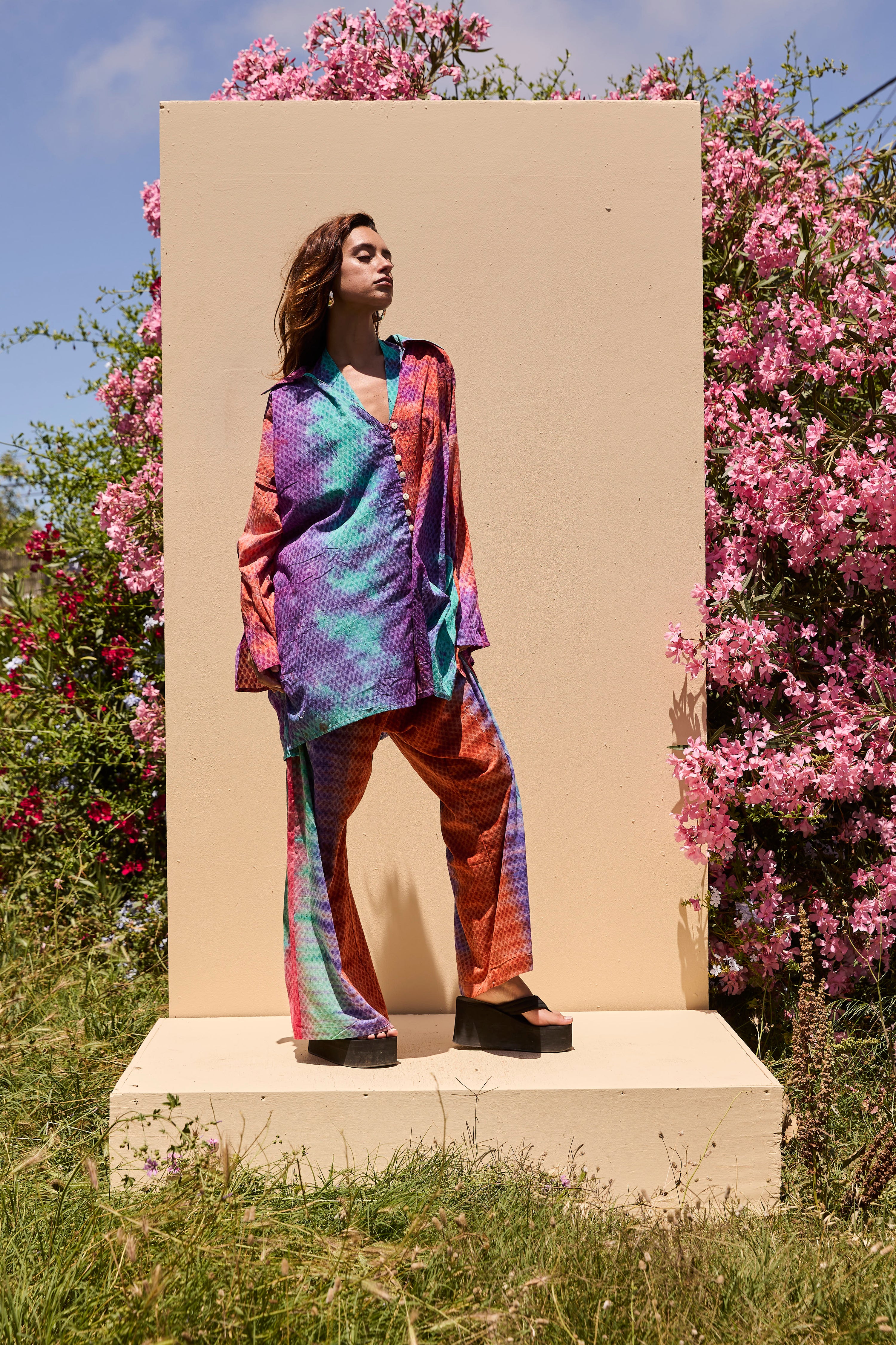 LOUNGE SET Shirt - Rainbow tiedye