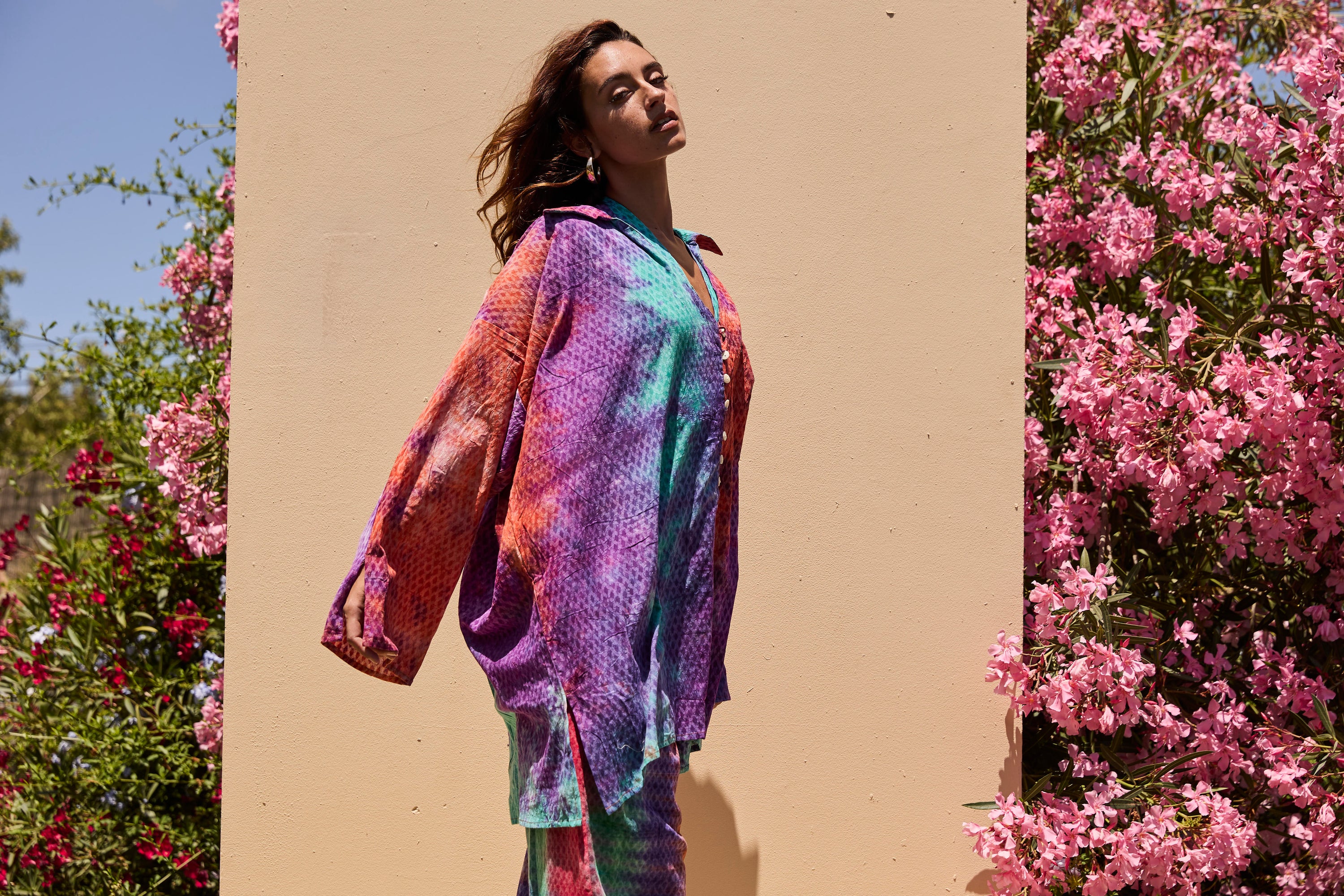 LOUNGE SET Shirt - Rainbow tiedye
