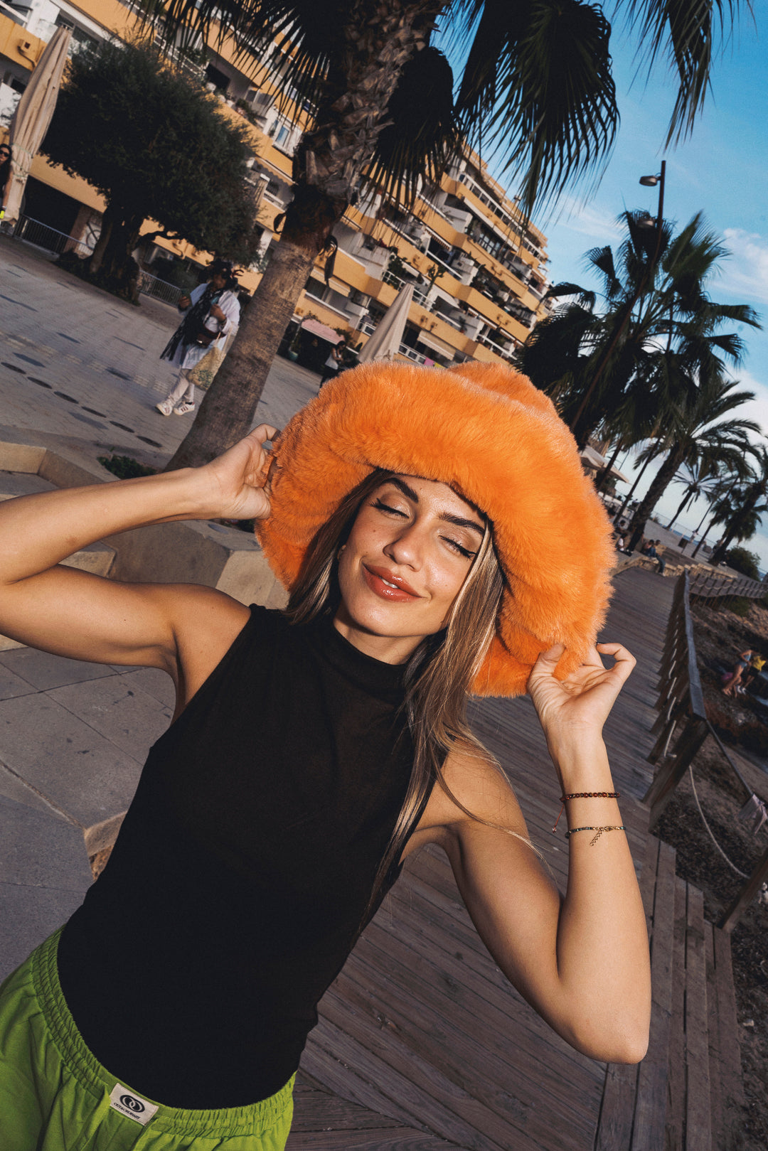 MEGA FLOOF Tangerine orange Hat