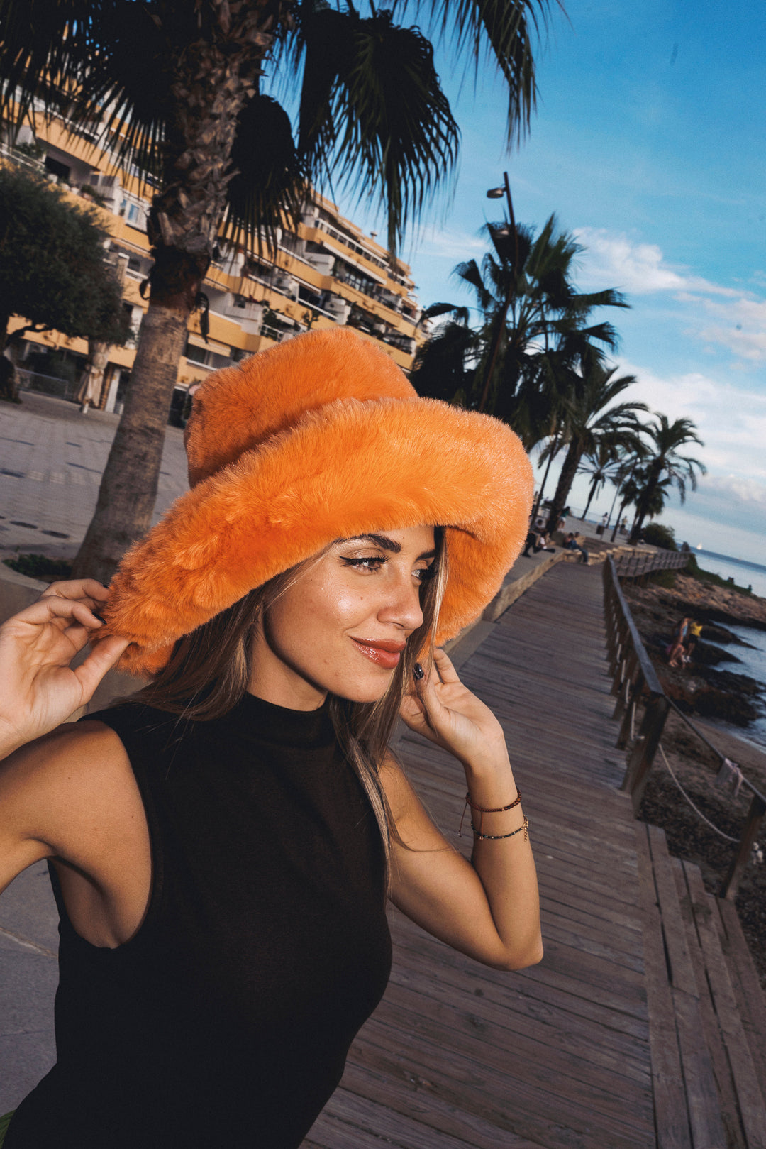MEGA FLOOF Tangerine orange Hat