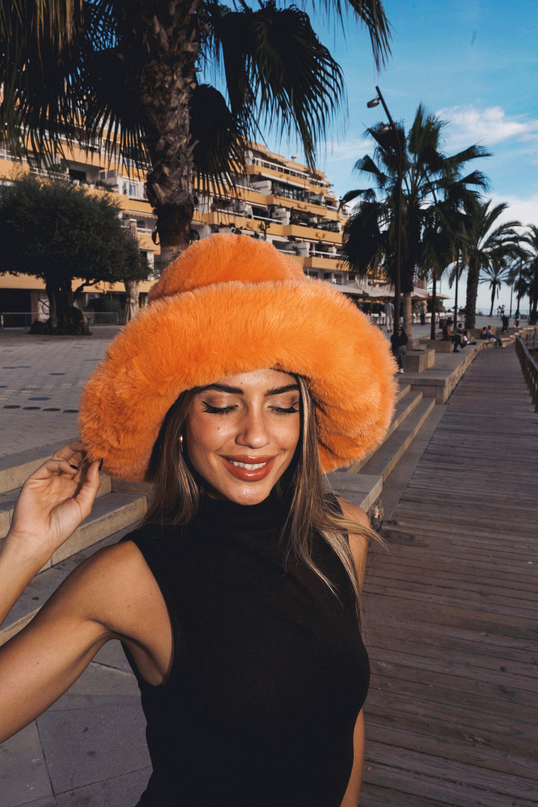 MEGA FLOOF Tangerine orange Hat