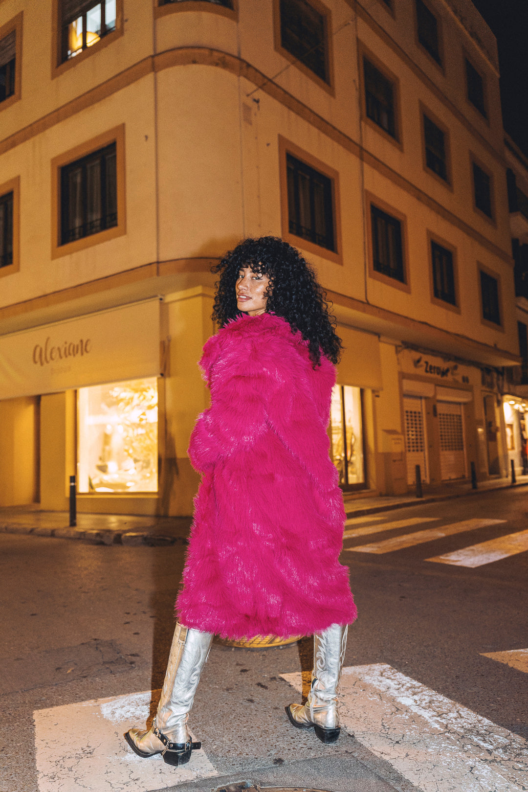 BUFFY Faux Fur Coat in Hot pink