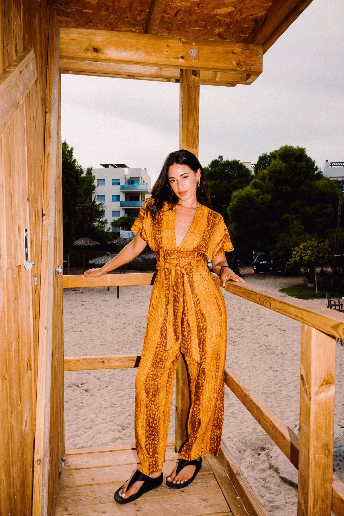TINA REFINED Golden Hour jumpsuit – Full look with defined waist