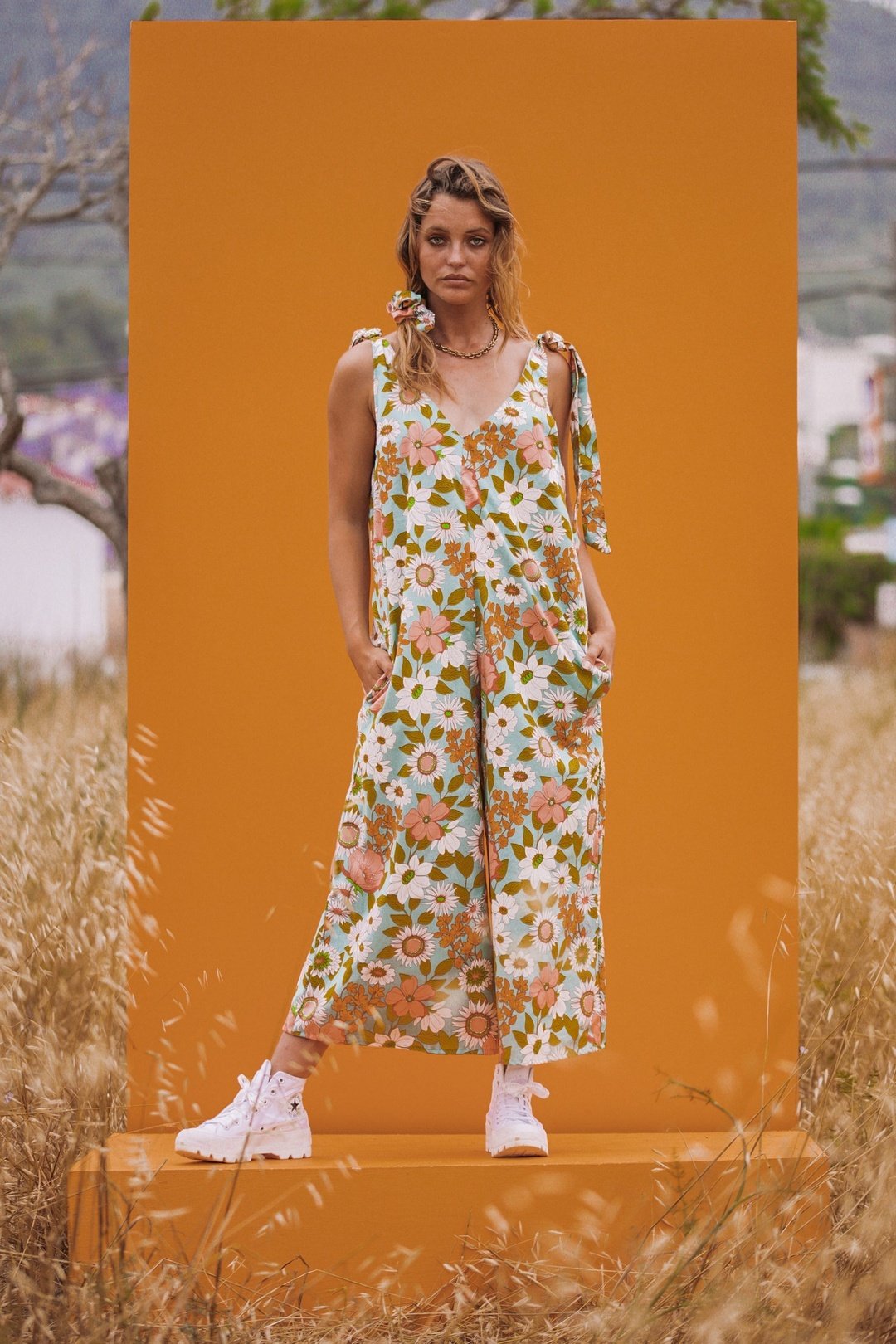 KIRI Linen 60s Bright Floral Jumpsuit